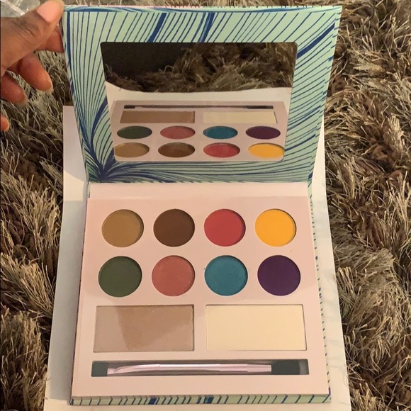 Moods Laura Sanchez palette - Picture 2 of 4